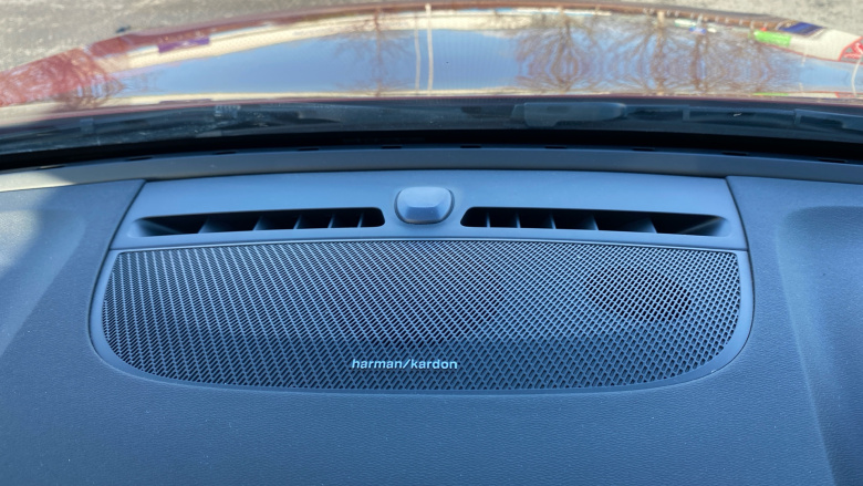 Volvo XC40 2.0 B3P Ultra Dark 5dr Auto Petrol Estate